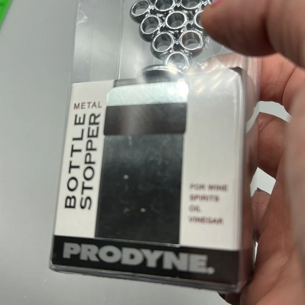 Prodyne metal bottle stopper NWT